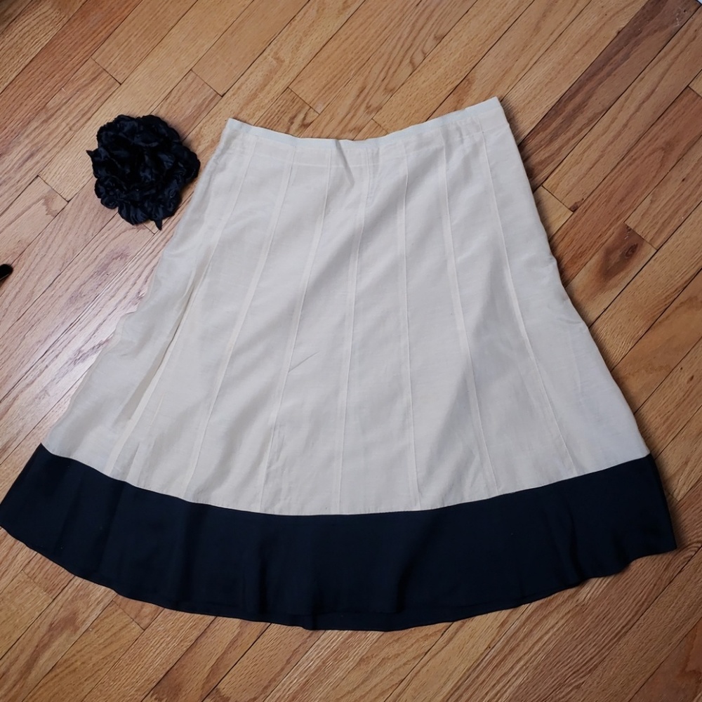 🌷Banana  Republic women's black and ivory skirt